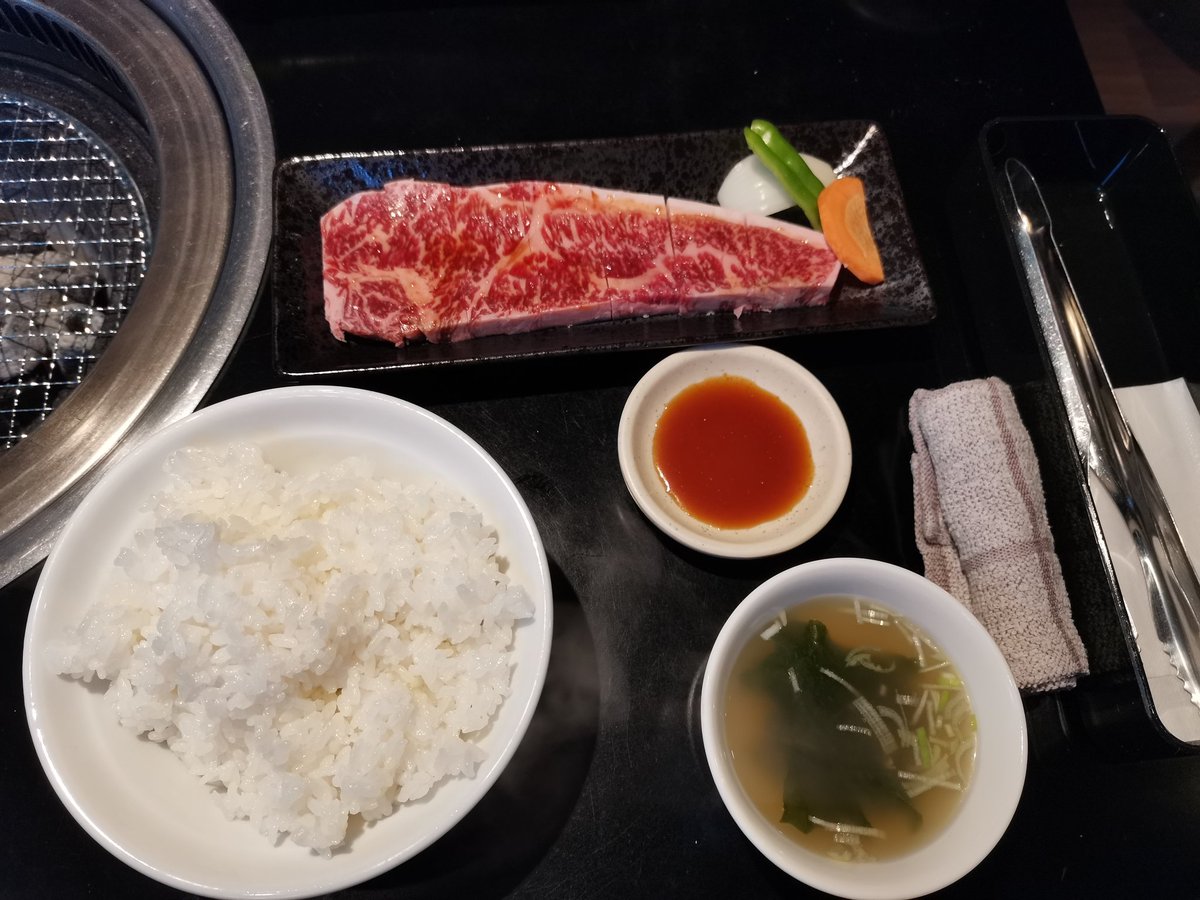pikka_micka's tweet photo. 焼肉でサーロイン、
めちゃくちゃ美味しかった♪ https://t.co/MvUqXMXmt9