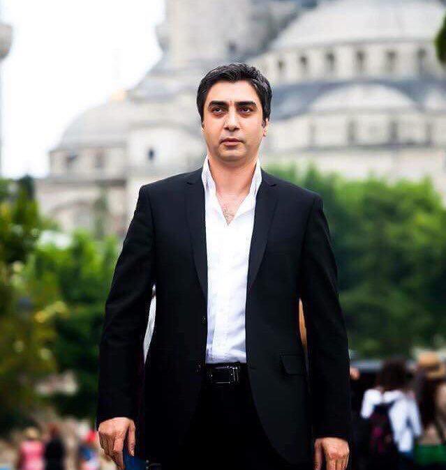 15 ديسمبر 
في مثل هذا اليوم وُلد الأسطورة نـجاتـي شـاشـماز
عـيـد مـيـلاد سـعيد يالظاهـرة🖤🖤
#NecatiŞaşmaz