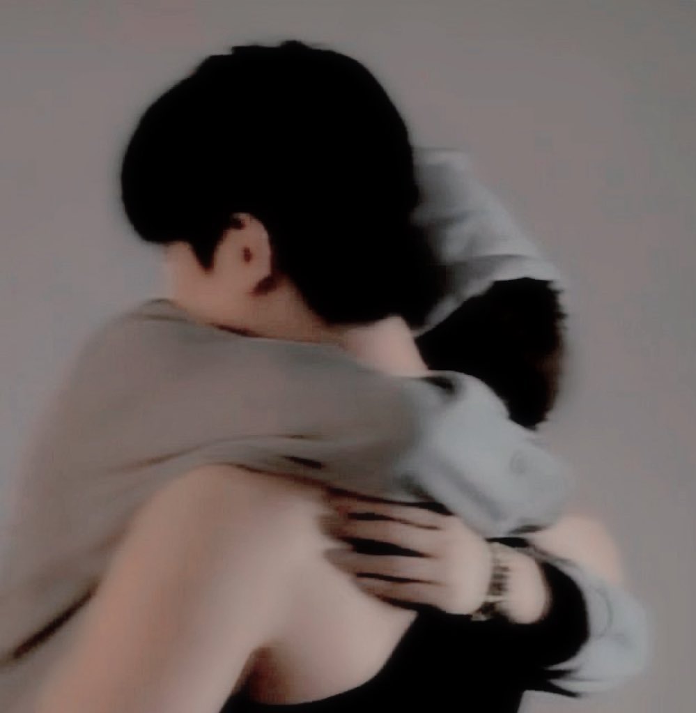 jongsegn's tweet image. Ayang clingy.