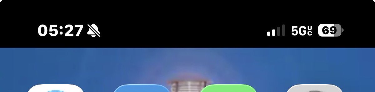 grillinguy's tweet image. What does this next to 5G mean?