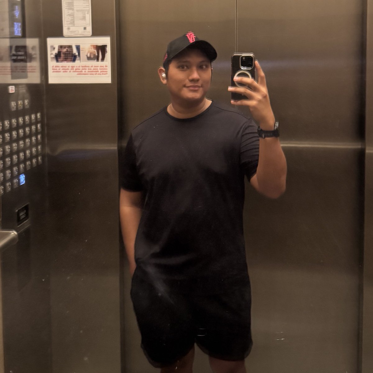 It’s monday and lowkey loving and super grateful of my life right now.