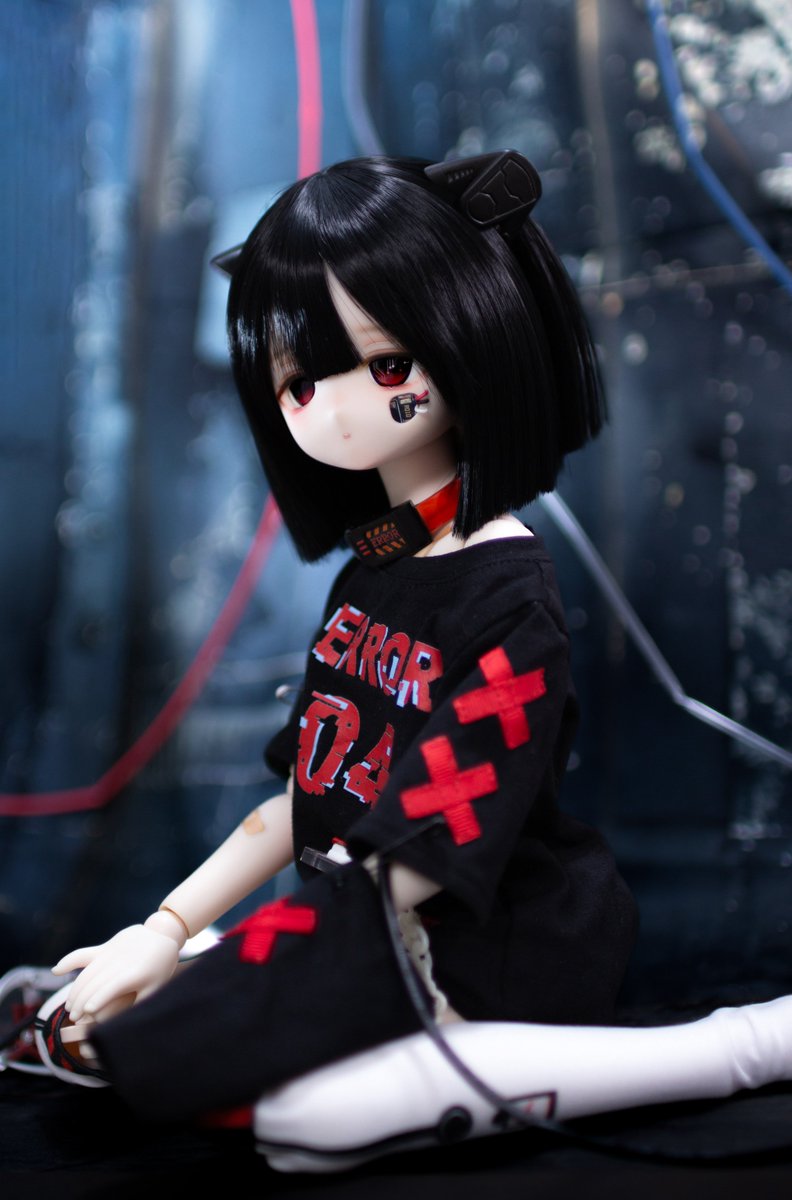 廃棄倉庫に捨てられていたアンドロイドちゃん🤖、
今週、彼女の手を取ってくれる誰かを探します🏡

#Guri_子 #MDDはいいぞ #MDD #dollfiedream