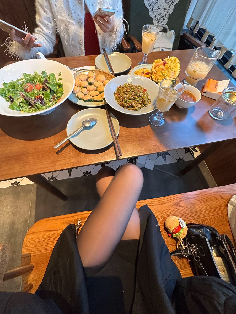 Mixue932's tweet photo. Have a nice meal with a good friend https://t.co/lUnSG8fZkm