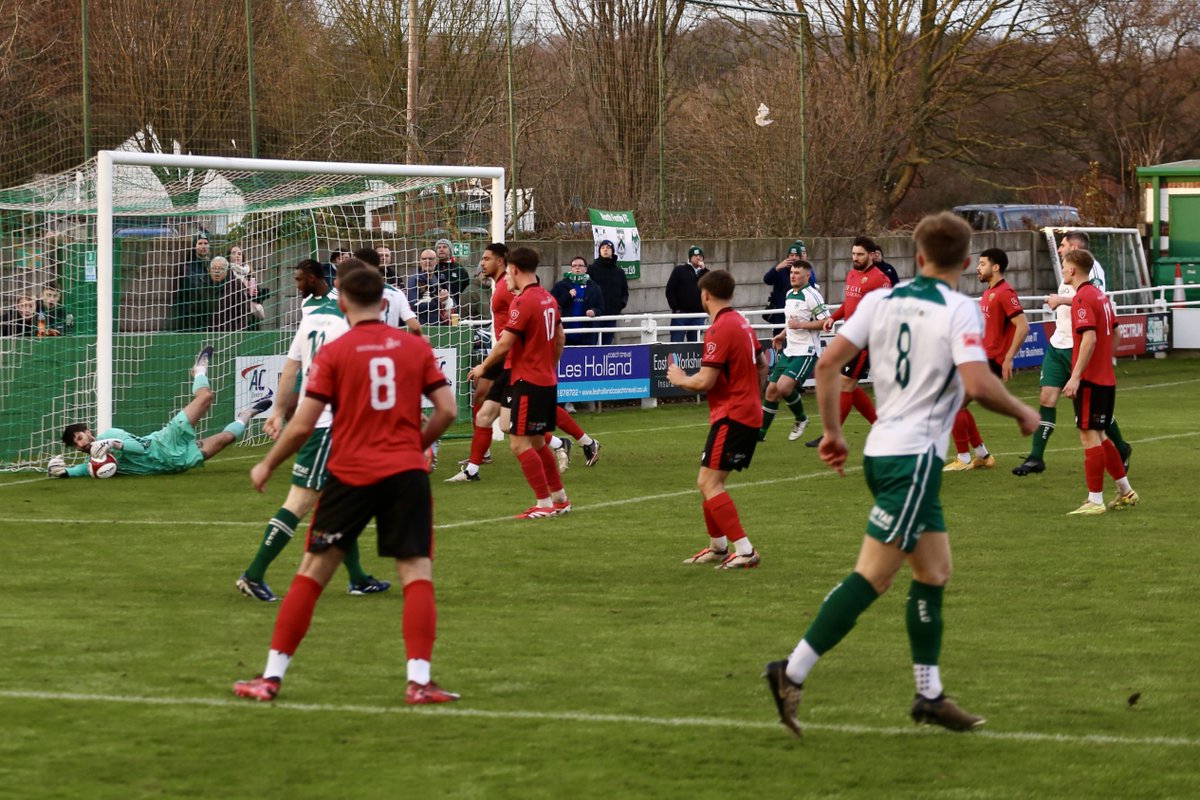 melmarriott's tweet photo. Goalmouth action from North Ferriby v Silsden AFC.
A disappointing 2-2 draw after being 2-0 in front and creating lots of chances https://t.co/U6nMewjFT9