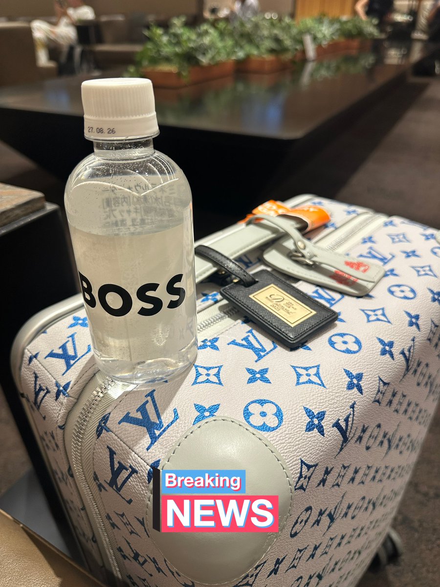 マチルダページ わわ‼️ もう12月半ばぁあ😱‼️⁉️ ねぇ…どっちにしよお🧳❓ なに着