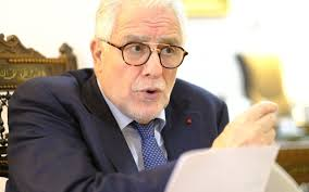 ATTENTAT DE SIDNEY : ATTENTION !!

 - MACRON et Chems-Eddine Hafiz, Recteur de la Grande Mosquée de Paris, INTERDISENT FORMELLEMENT à la presse labellisée :

      - de citer les assassins : 
             Sajid AKRAM et Naveed AKRAM

      - d'indiquer qu'ils sont PAKISTANAIS