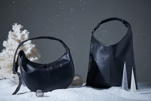 _tk1999's tweet image. クリスマスギフトは決まりましたか？
ホリデーギフトにおススメのアイテムをご紹介🎄

雪が降るサイトでぜひお買い物を⛄️

store.world.co.jp/s/brand/tk/fea…?

@world_WOS