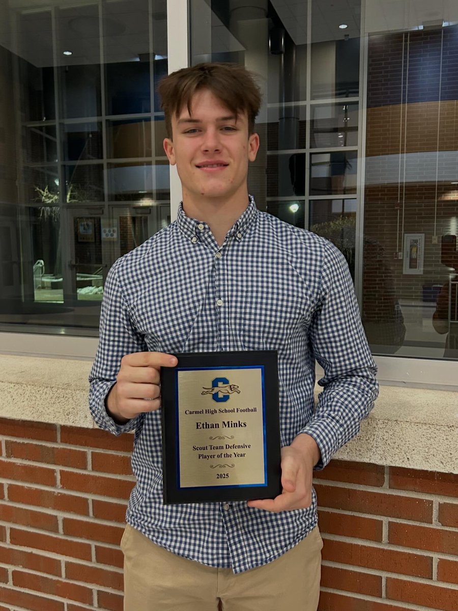 EthanMinks's tweet photo. 2025 Carmel High School Scout Team Defensive Player of the Year

@CoachWright25 @HoundsCoachA @football_carmel @EzeObiora2 

All Glory to God https://t.co/A0pWTo0rTz