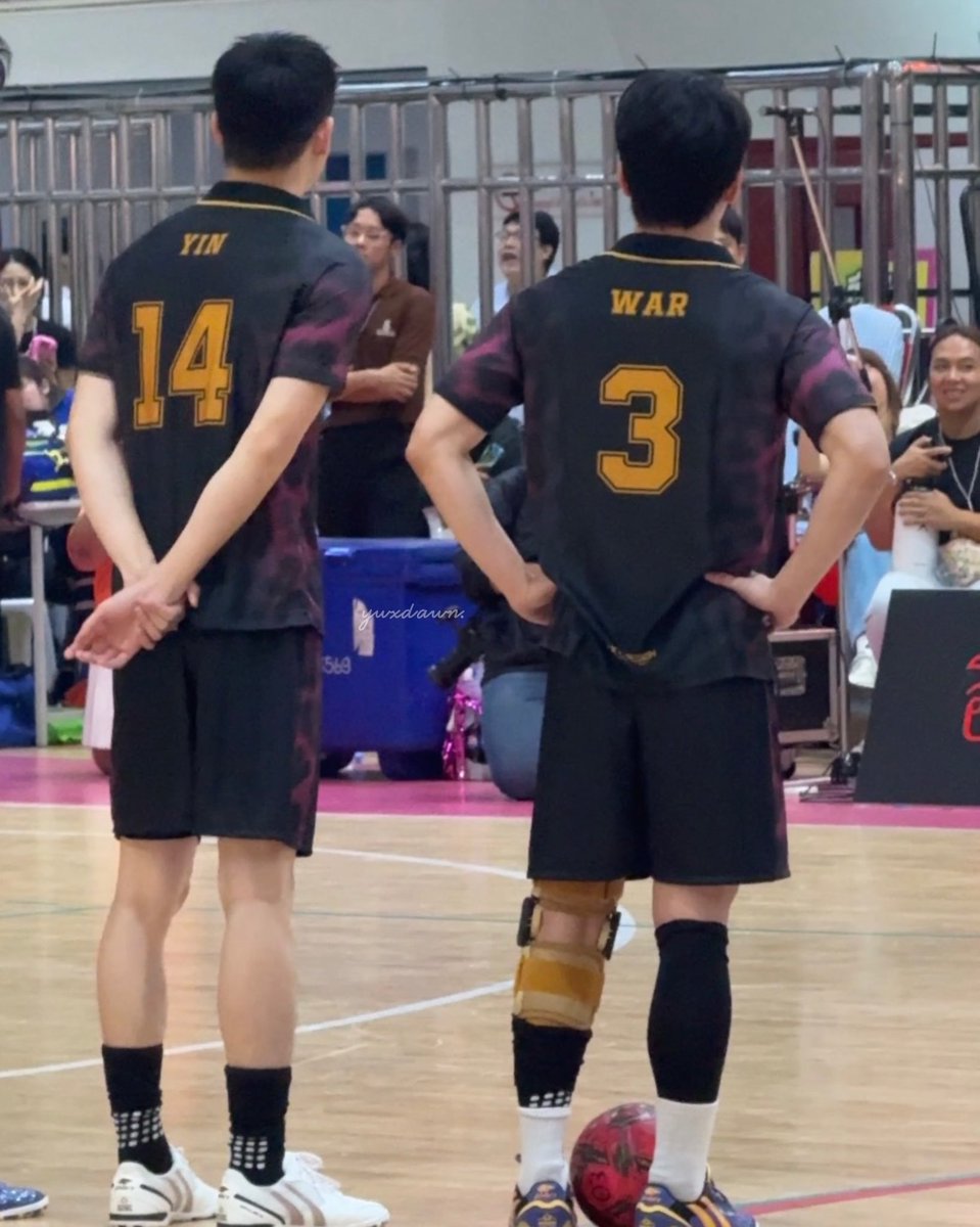 คนข้างๆก็คนเดิม ท่ายืนก็ท่าเดิม🫠