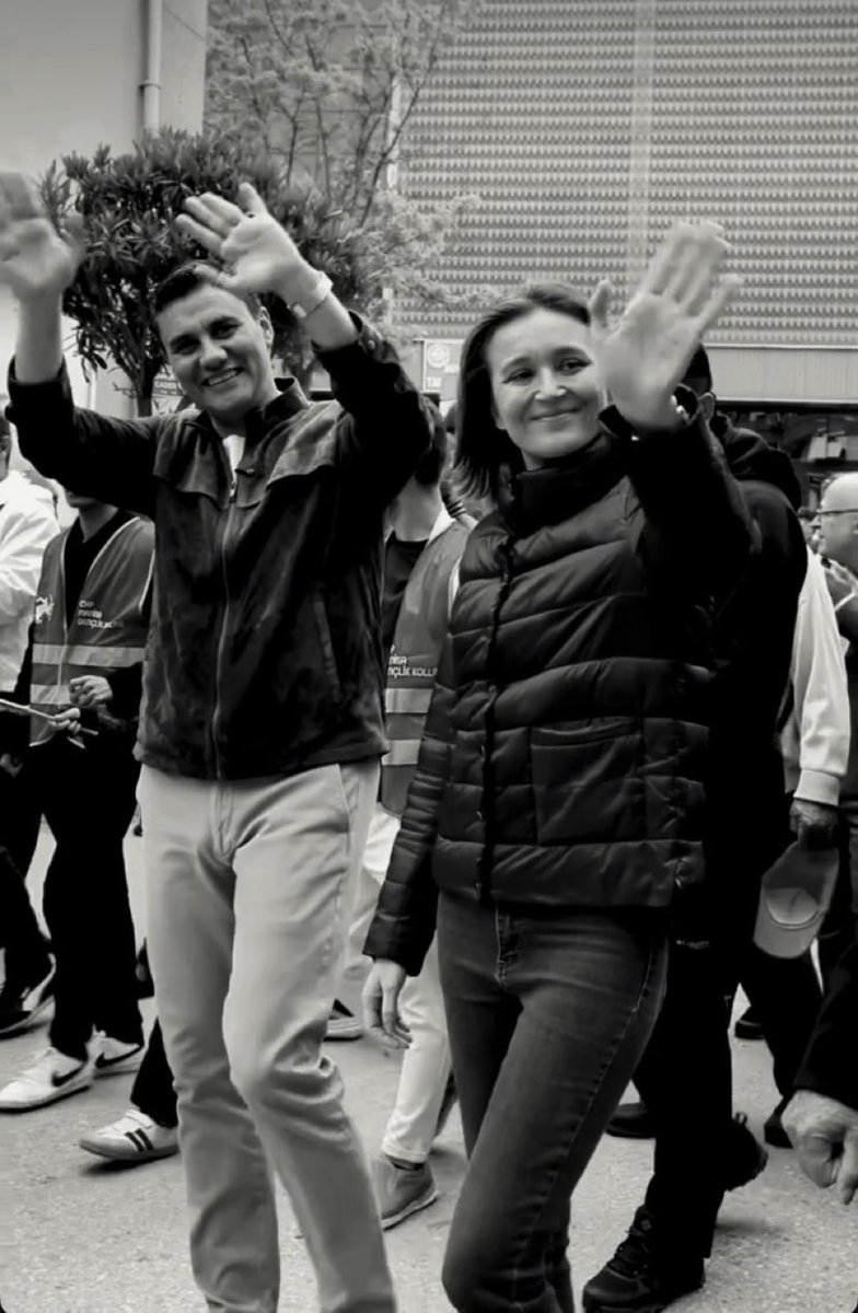 Manisa gencecik, güzel, çalışkan, muazzam evlatlarını uğurlamaya çok yoruldu… 
Manisa’nın Ağlayan Kaya’sı  bile çatlamıştır şu an bu kalp ezikliğiyle…