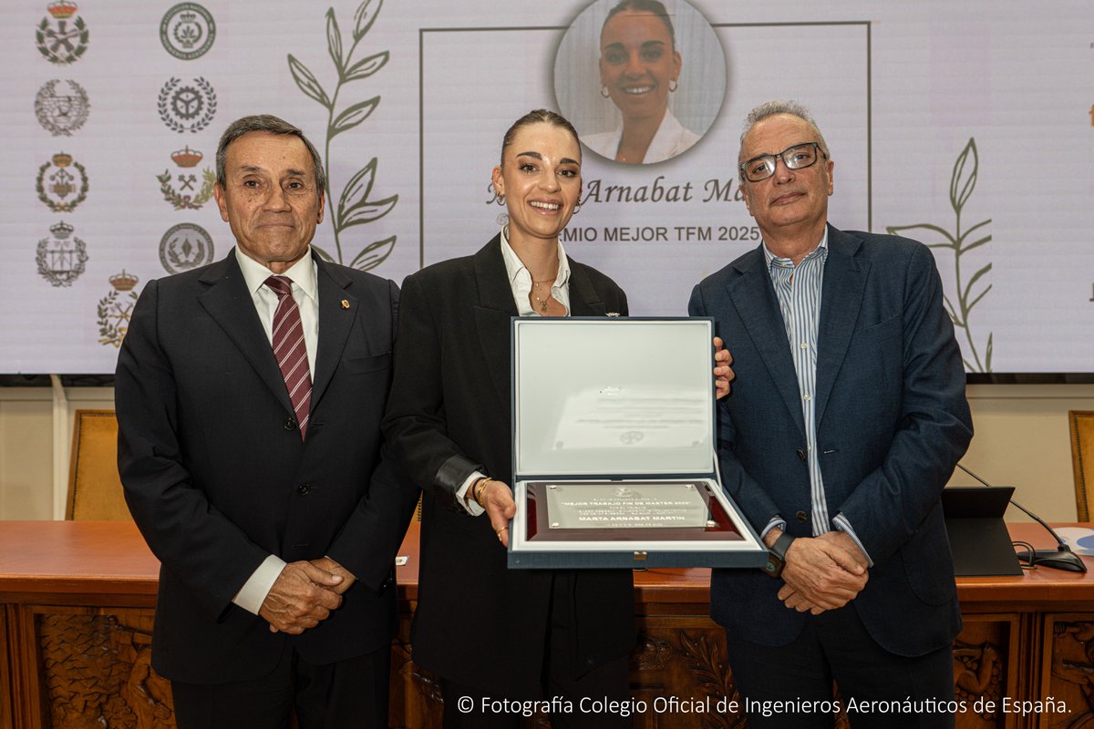 aeroespacialUPM's tweet photo. 🏆 El @COIAE concede el Premio al Mejor Trabajo Fin de Máster 2025 a Marta Arnabat, titulada de #MUIA. Su #TFM versa sobre diseño aeronáutico asistido por #IA. ¡Felicidades!
📰https://t.co/ttBw5ZBa3U
#ETSIAE #somosUPM #Airbus @AirbusCareers @AirbusDefence @DelegacionAero @La_UPM https://t.co/6sX9BVAnzI