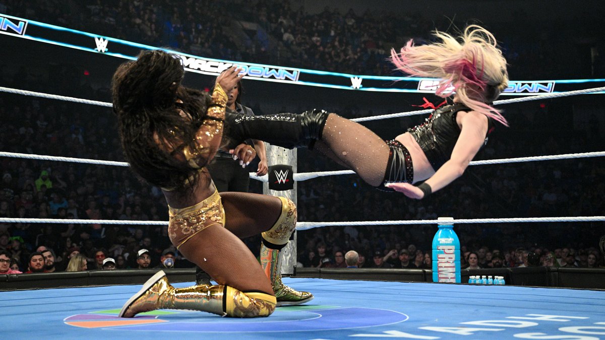 WWEespana's tweet image. 💪 La victoria más grande de su carrera.

Lash Legend derrotó a Alexa Bliss y dejó un mensaje contundente para toda la división. 💥🔥 

#SmackDown