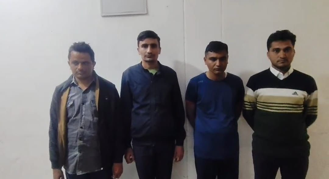 कल तक ये ईमानदार थानेदारों में शामिल थे। #SI_भर्ती_2021_रद्द_करो