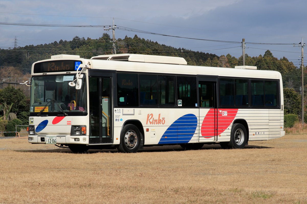 274_9203's tweet photo. #名車アーカイブ_京浜工業地帯を支えるISUZUの傑作編
先日、臨港バスさんの貸切会に参加させていただきました。 
カッコイイ、速い、音良いの三拍子で最高でした。
なお、3枚目はcafe浜っ子利用により撮影許可をいただいております。 
主催者様、臨港バス様、参加者の皆様に厚く御礼申し上げます。 https://t.co/az35EkTpdL