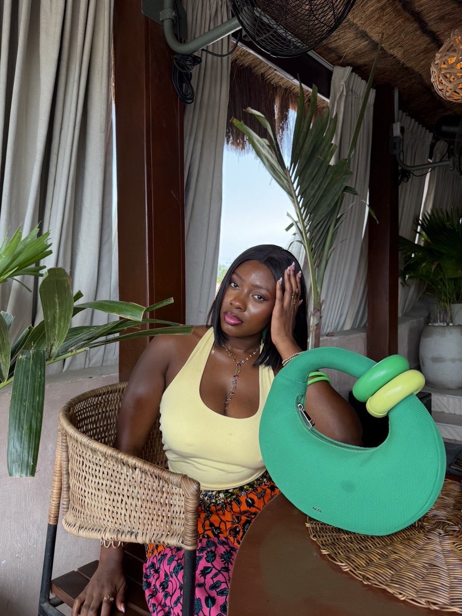 __iyunade's tweet photo. A founder in her collection! 🥹❤️ https://t.co/kTyEaazH5z
