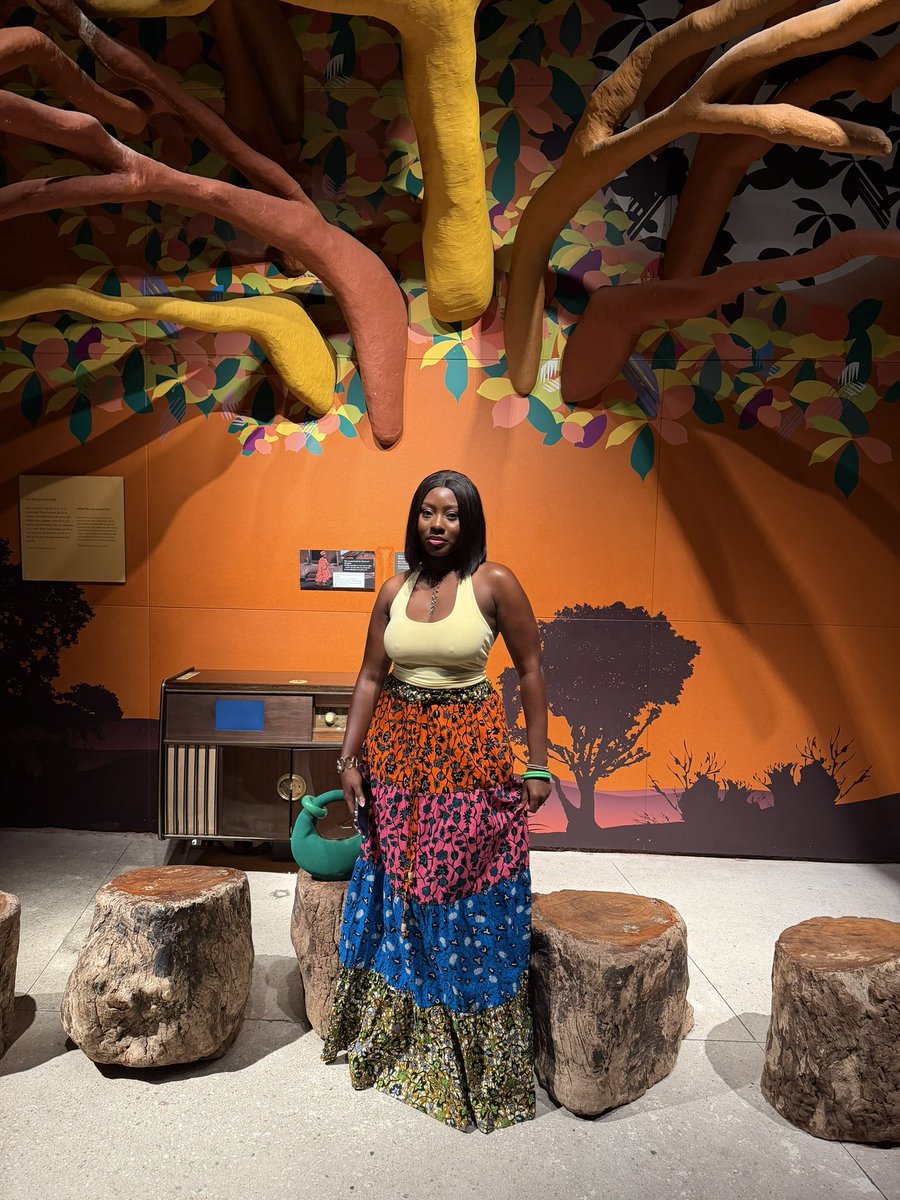 __iyunade's tweet photo. A founder in her collection! 🥹❤️ https://t.co/kTyEaazH5z