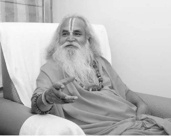 VHPDigital's tweet photo. राम मंदिर आंदोलन के पथप्रदर्शक, भाजपा के वरिष्ठ नेता एवं पूर्व सांसद परम पूज्य डॉ. रामविलास वेदांती महाराज का निधन सनातन समाज के लिए अपूरणीय क्षति है। 

राजनीति को प्रभु श्रीराम और अध्यात्म को समर्पित करने वाला उनका तपस्वी जीवन सदैव प्रेरणा देता रहेगा। प्रभु उनकी आत्मा को मोक्ष प्रदान करें। 

ॐ शांति शांति शांति