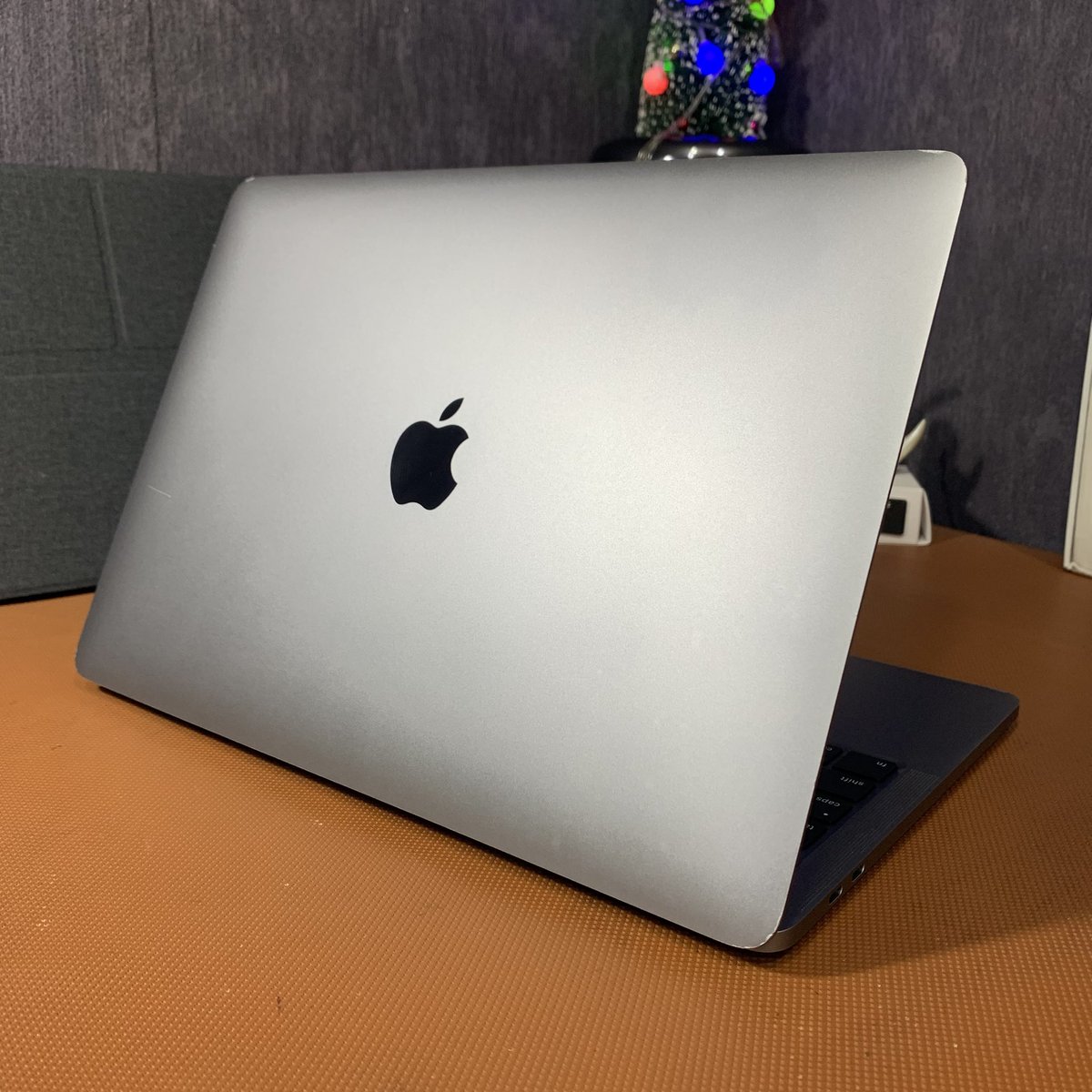 Apes Store ID tweet media