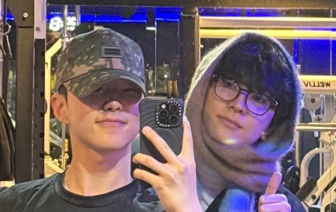 이때보다 워누 머리가 더 복실복실 .. ... 😭