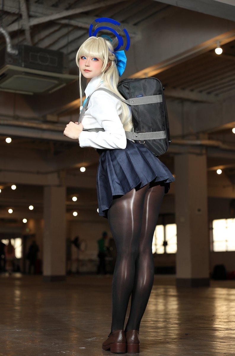 カーディガン無し
制服姿の飛鳥馬トキ
 
寒くありません、黒タイツなので🖤︎🤍