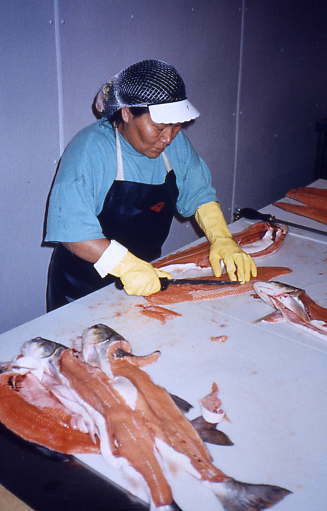 CCRN_news's tweet photo. Historically, participatory fishery development focused on harvesting sector rather than post-harvest sector, where women lead.

It is now understood that women should be more involved in fishery development. See Chapter 8 of Sustainable Fishery Systems.

https://t.co/CecSeJvHF3 https://t.co/ncLnw5GXeJ