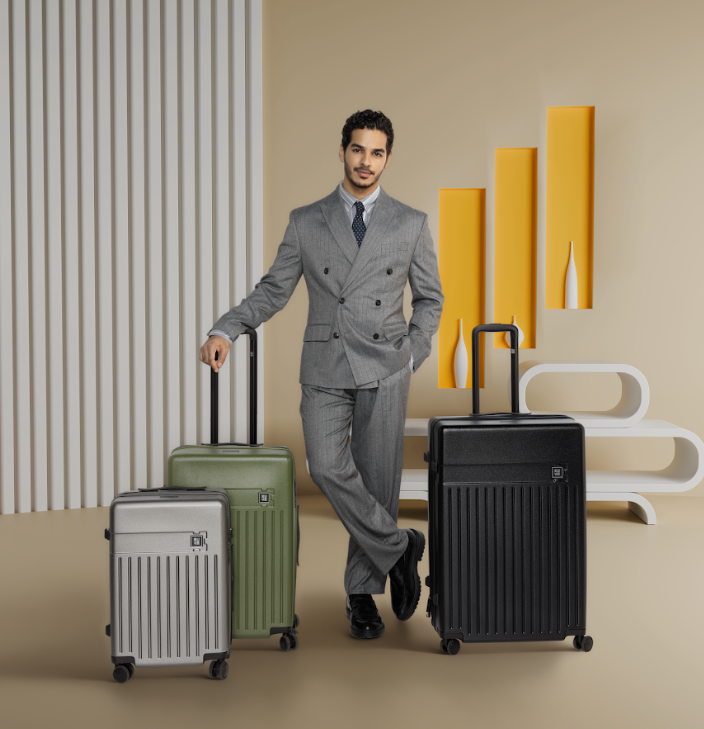 eumeworld_'s tweet photo. Have a look at Ishaan’s favorites✨

Thoughtfully designed, effortlessly stylish and made to move through every part of his day. 

EUME x Ishaan Khatter brings together clean design and everyday function. 

Which one’s your pick? 

SHOP NOW 👉https://t.co/CyfwstBjco

#EUME #makingmoves #makingmoveswithIshaan