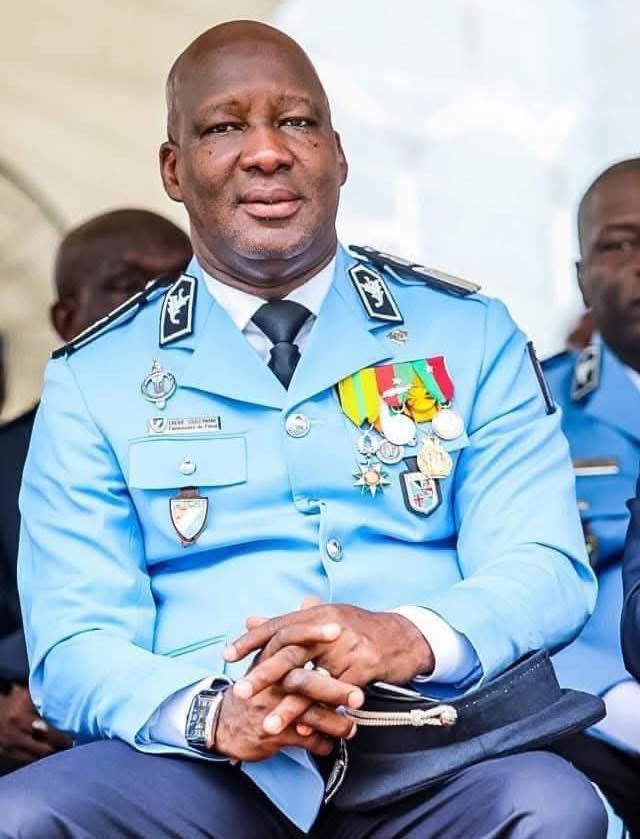 🚨CAN 2025 : Le général ivoirien Chérif Souleymane nommé responsable de la sécurité d'un grand stade au Maroc 🇲🇦 

Le général Chérif Souleymane, policier ivoirien expérimenté et directeur du CCDO (Centre de Coordination des Décisions Opérationnelles, unité d’élite créée en 2013),