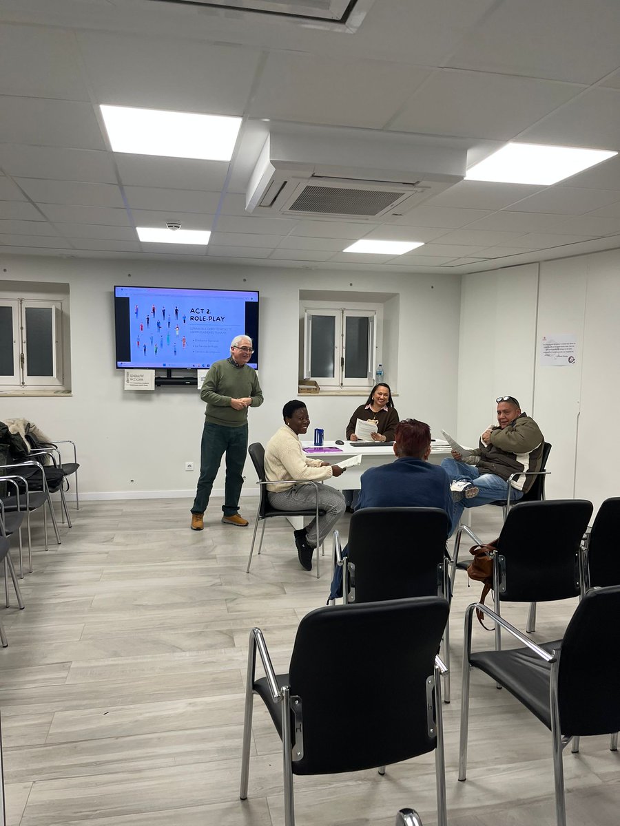 ❤️ #CáritasValencia Hemos realizado la 2ª edición del taller de Habilidades Sociales para el Empleo, reforzando la comunicación, la confianza y las competencias clave para mejorar la empleabilidad y afrontar con más seguridad los procesos de inserción laboral.