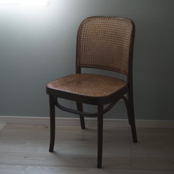 日用品図鑑：〈雲と木〉細田未知留の愛用するヨーゼフ・ホフマンのプラハチェア etc.https://brutus.jp/nichiyohin-zukan_michiru-hosoda/…