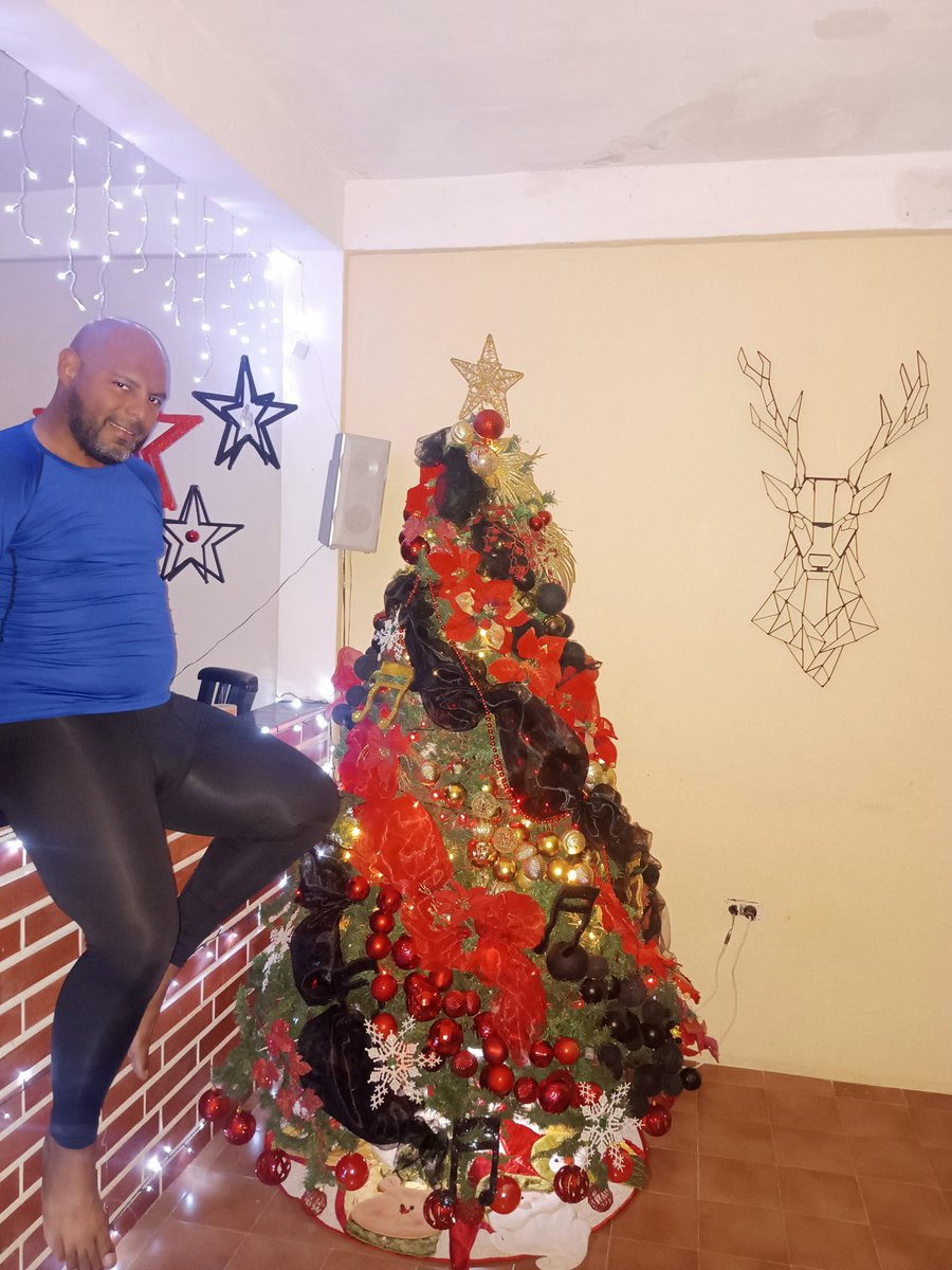 JMiguel2609's tweet photo. #navidad sin foto en el #árboldenavidad es como día sin comer en estas fechas
siempre hay que tomarse fotos con su árbol de navidad con o sin...#ropa...
#merrychristmas les #desea un #hombres y tambien #bear #sexy
#paratodos #gordo #flacos #osos #nutria #lobo #cazador #presa https://t.co/cs9HYKqVbN