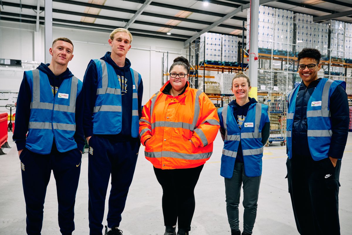BCFC_Foundation's tweet photo. During our Blue Nose Day visit to @FareShareMids we stumbled upon a very unlikely guest, the great-niece of Blues Legend Joe Bradford! 🔵

If you’d still like to support this year’s Blue Nose Day fundraiser, our JustGiving page is live until this Friday 💙 https://t.co/dOWmsuCsJn