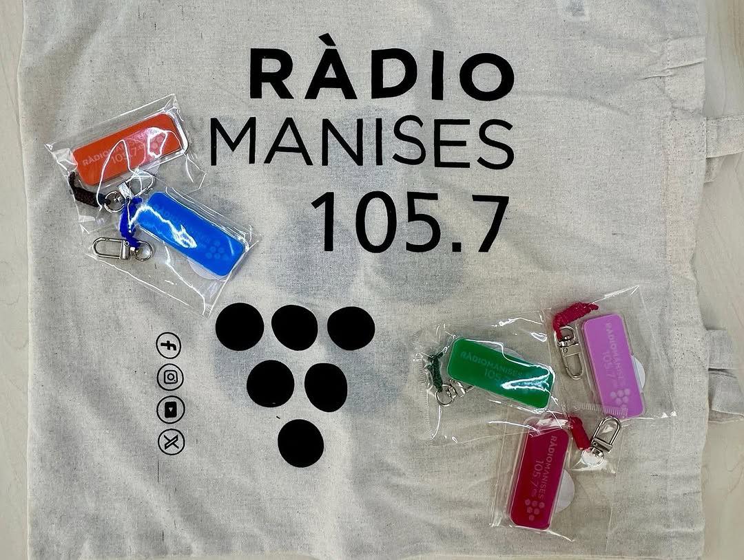 radiomanises's tweet image. #SORTEO Navideño📷3 Packs #Bolsa + #Llavero
📷 Participa en nuestro sorteo y ¡Consigue un pack con nuestro merchandising corporativo.
📷Síguenos en redes y dale 📷 a esta publicación
📷 Menciona a un amigo/a
📷Válido hasta el 22/Dic/2025
📷¡Mucha suerte!