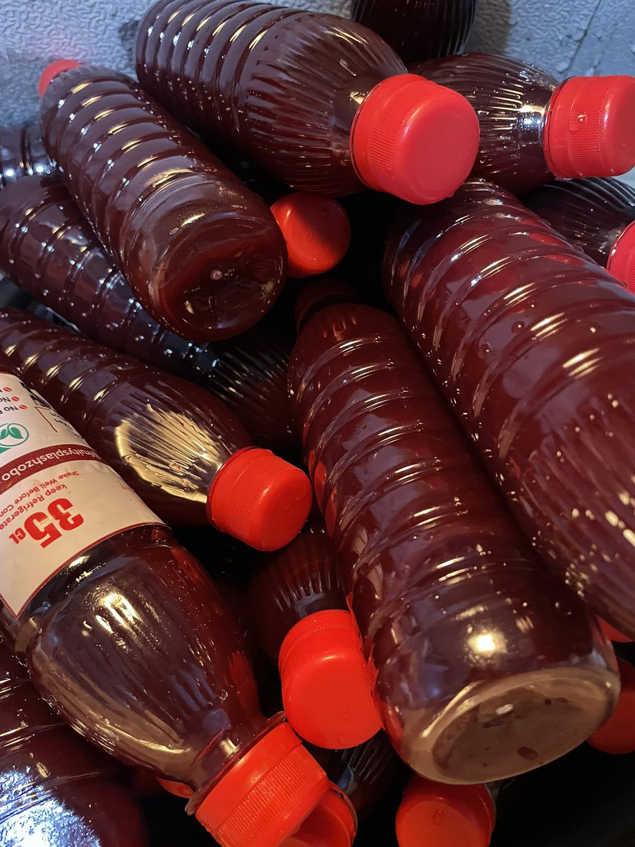 queen_nickki_'s tweet photo. Make your festive period and holiday season enjoyable in a healthy way this season by ordering our 100% natural, freshly made FruitySplash Zobo. Made for the whole family. 
You will love it. 😍😍 https://t.co/vKCyLfQdPf