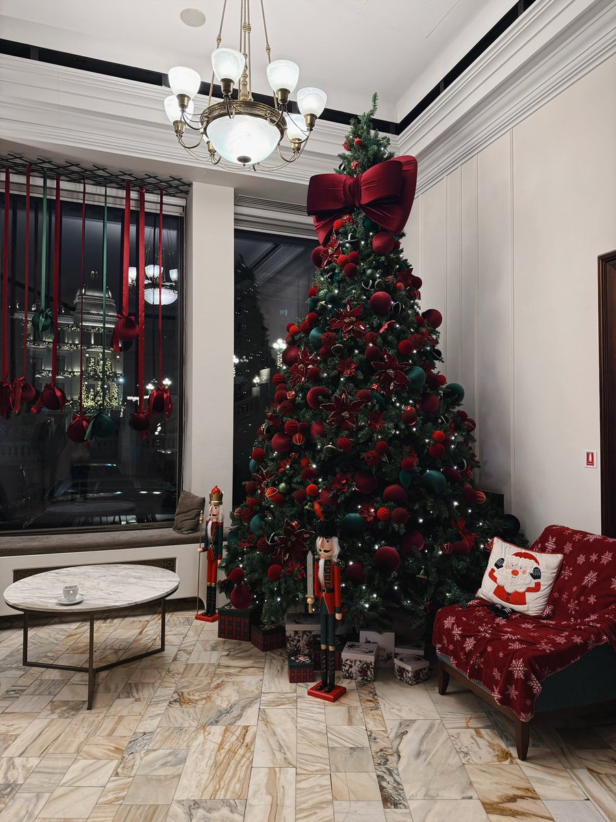 models4_models's tweet image. Christmas mood activated!🎄🥰