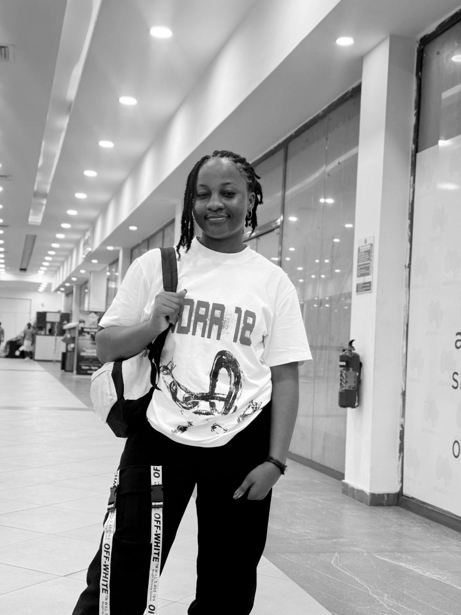 ptmngako's tweet photo. Do not be frightened about being a beginner. You would be surprised by the potential hidden within you, if only you’d give yourself the permission to be a beginner and start with what you have.
Merch 👚 by @1lipton_ ❤️
#theafricandream🦋 https://t.co/cgJh3JsVzz