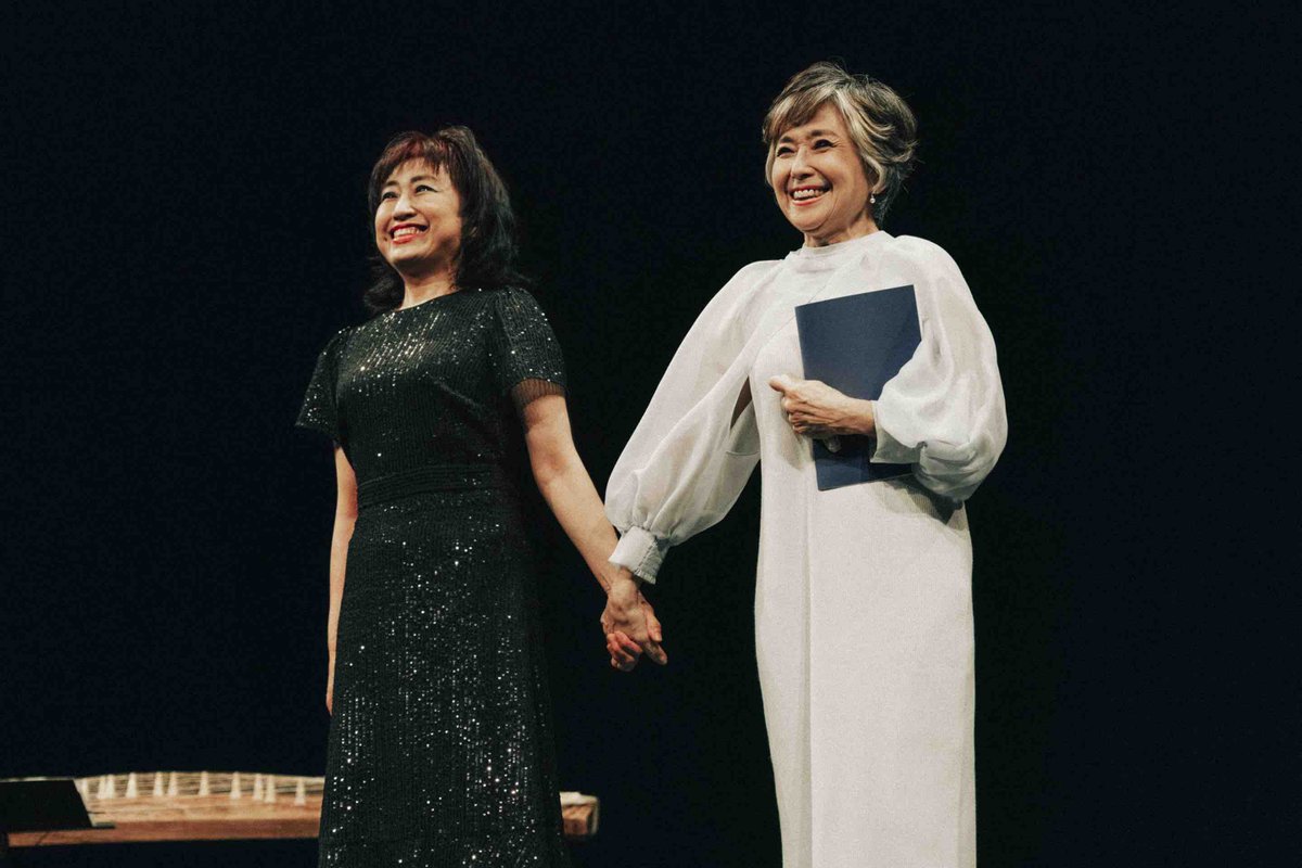 八木美知依　箏の世界　音と声 遅くなってしまいましたが写真家の榊水麗さんが撮ってくださった「八木美知依　箏の世界　音と声」のアルバムをfacebookに作りました。
よろしければご覧ください。facebook.com/media/set/?set…