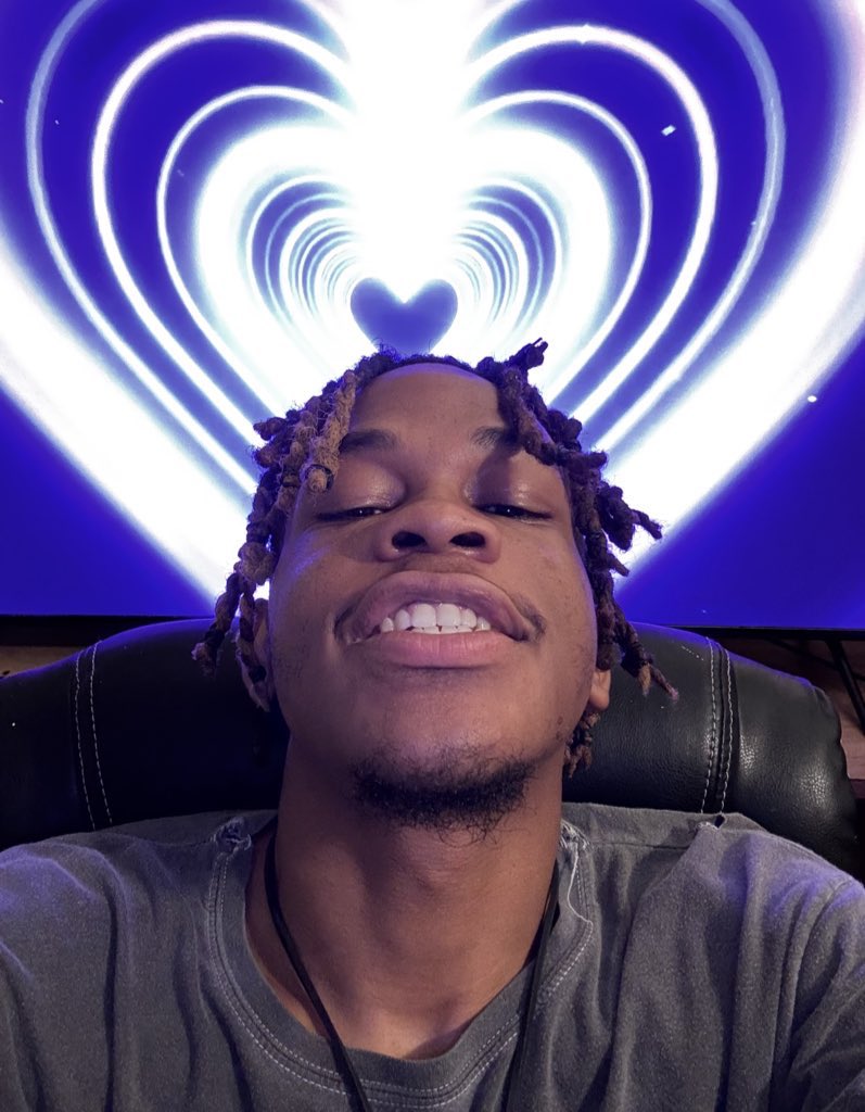 stabbinggs's tweet photo. Smile if that ass fat https://t.co/WicjuooTC3
