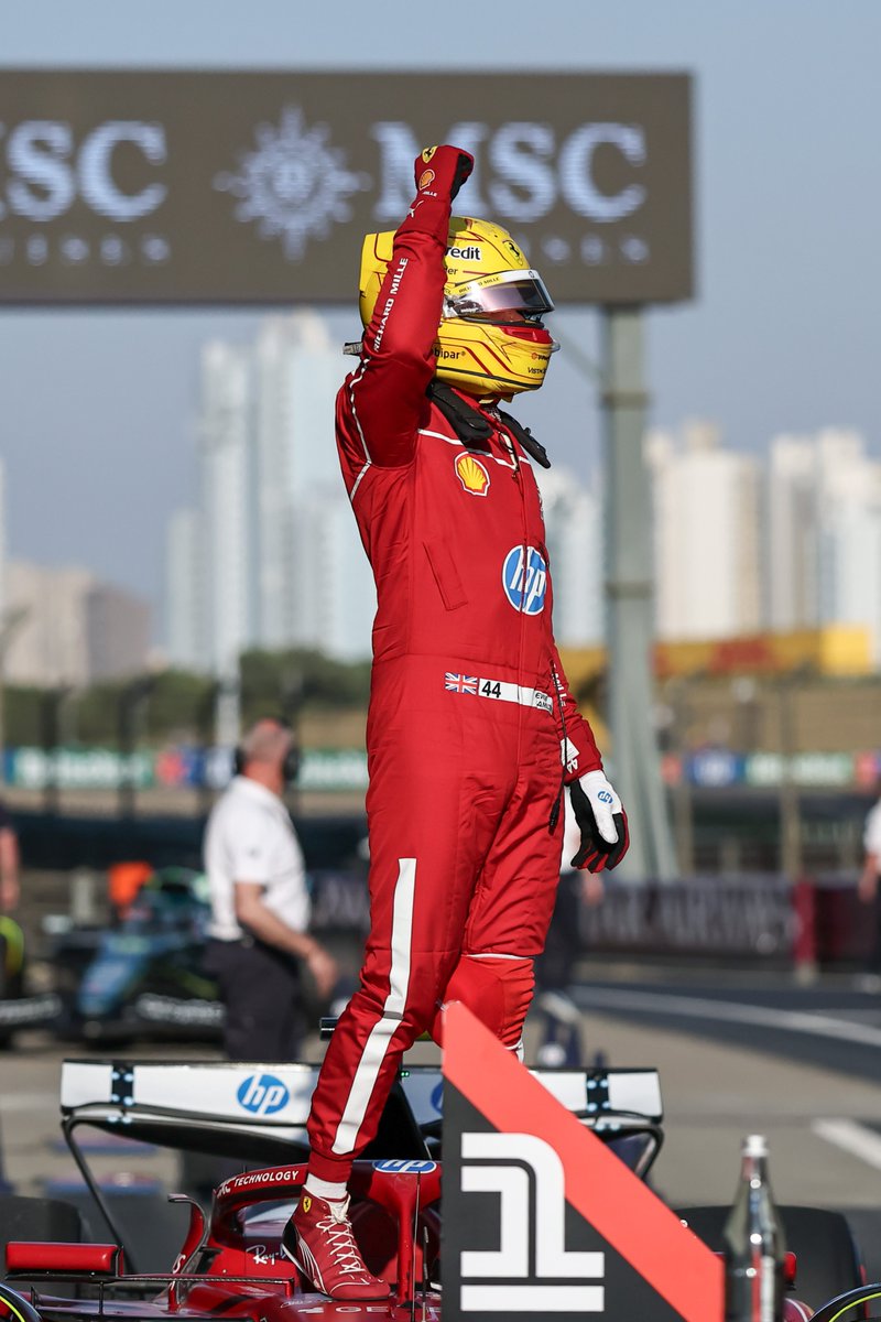 F1's tweet image. Lewis' first year in Ferrari red ❤️☑️

#F1