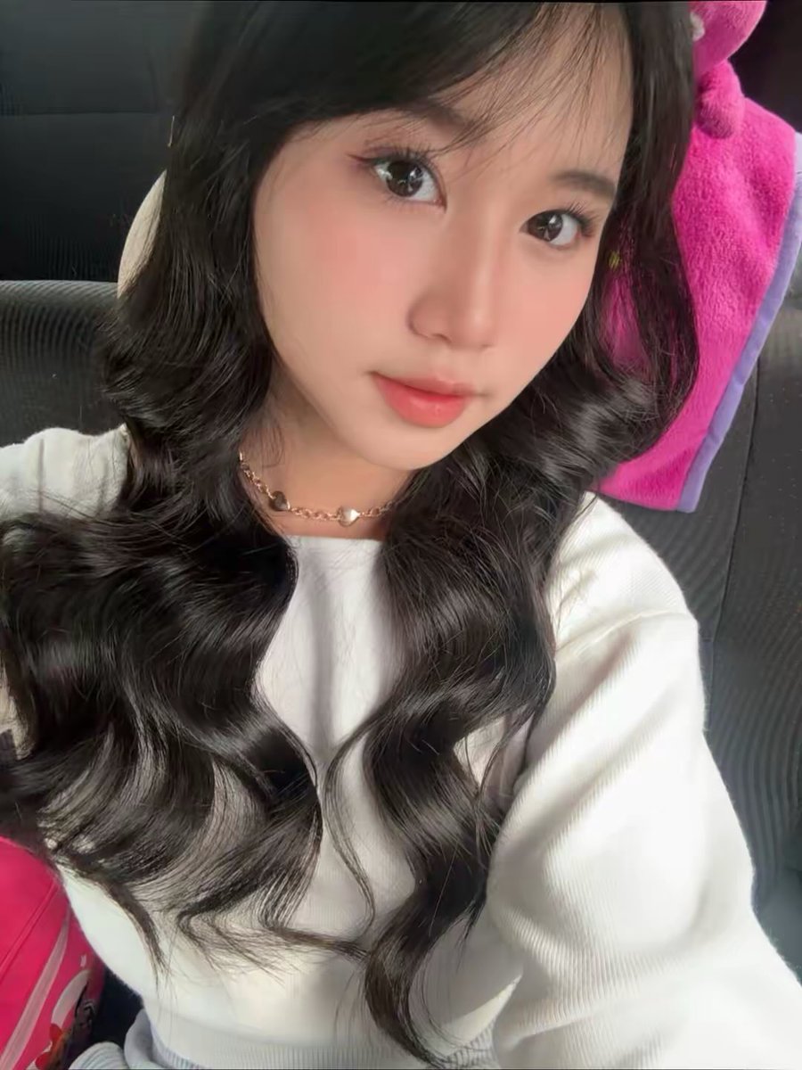 AA_AlyaJKT48's tweet image. happy #Almond🫰🏻
