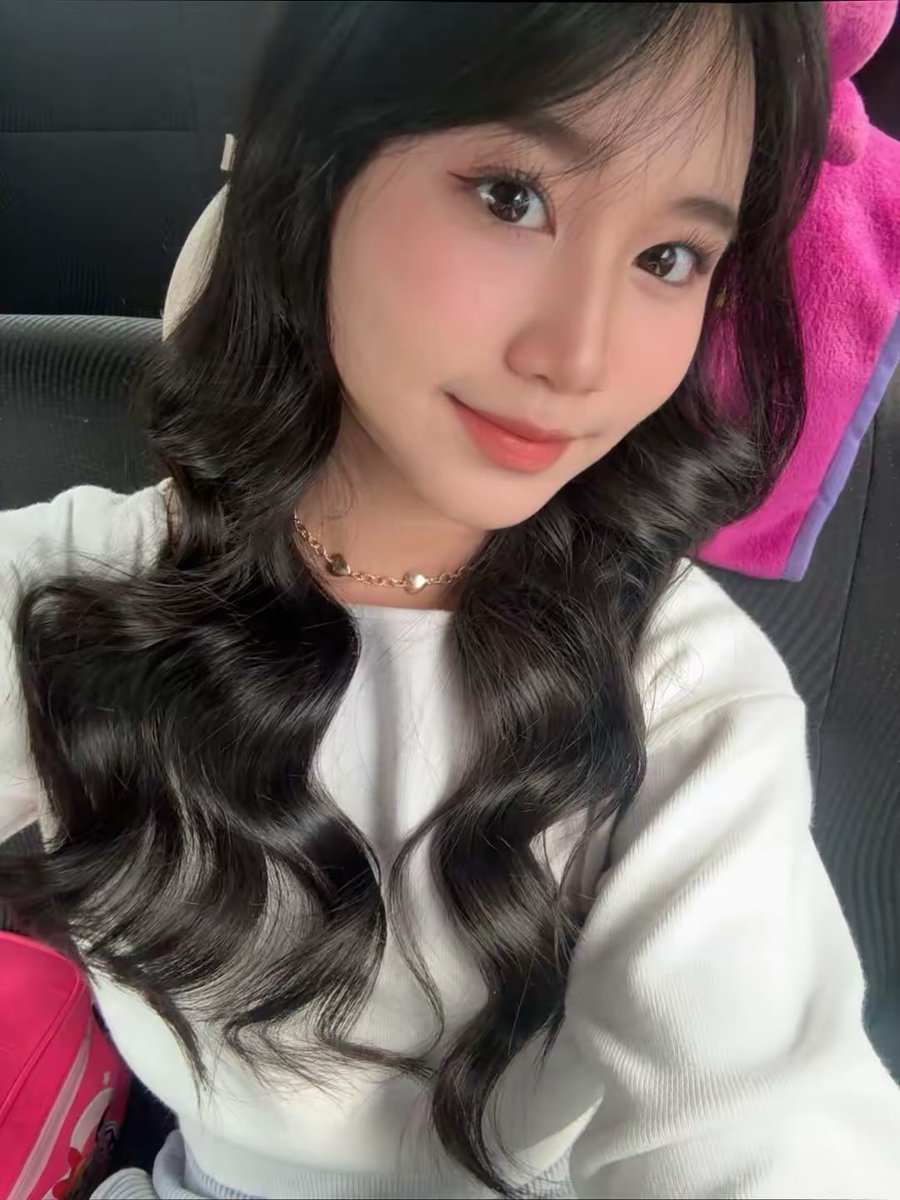 AA_AlyaJKT48's tweet image. happy #Almond🫰🏻