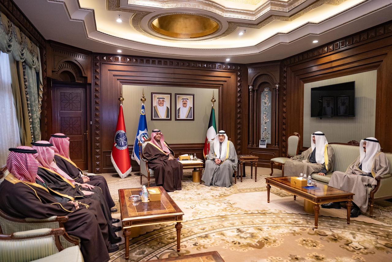 صور .. رئيس مجلس الوزراء بدولة الكويت بالإنابة يستقبل سمو الأمير تركي بن محمد بن فهد 