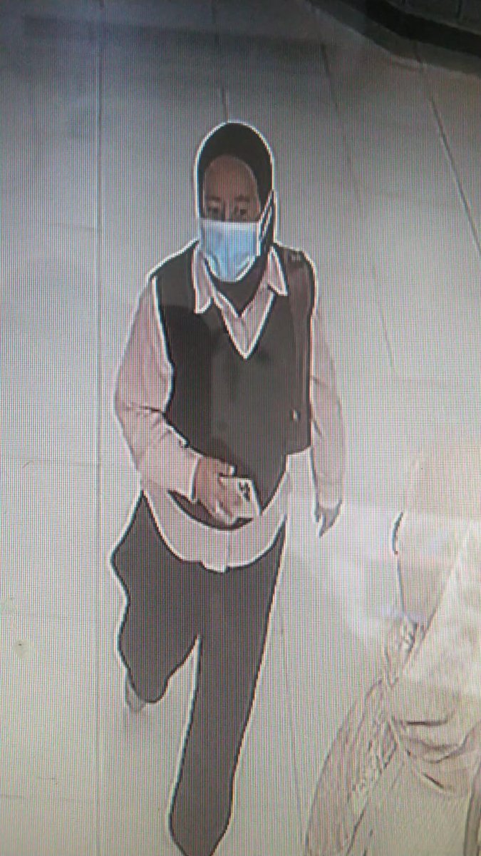 Icus_sucir's tweet photo. X PLIS DO UR MAGIC

Aku abis kena scam atau bisa dibilang hipnotis?

Dia nyuri hpku yang iphone dengan berpura2 menjadi orang yg masih baru di Jakarta Karena baru dimutasi terus aku kasian jadi aku ajak ngobrol. Dia ngaku2 owner seller iphone di BIP

Lanjut 👇 https://t.co/h7JcryRDnp
