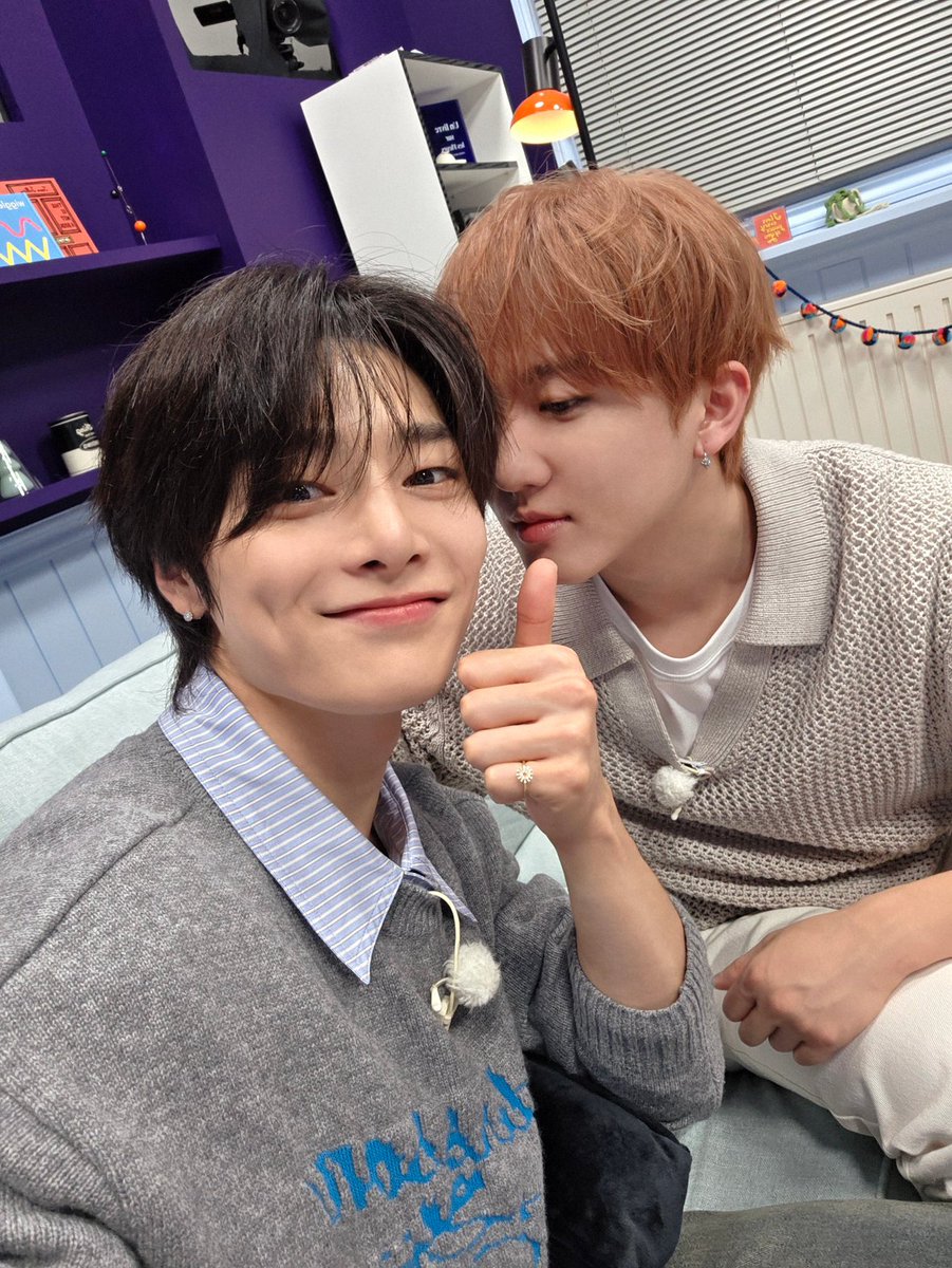 [SKZ-BEHIND📸]

오늘의 투키즈룸 주인공은 🐷🐰창빈&amp;아이엔🦊!
언제나 자랑스러운 꿀빵즈💫

#StrayKids #스트레이키즈
#창빈 #Changbin
#아이엔 #I_N
#2KidsRoom #투키즈룸
#YouMakeStrayKidsStay