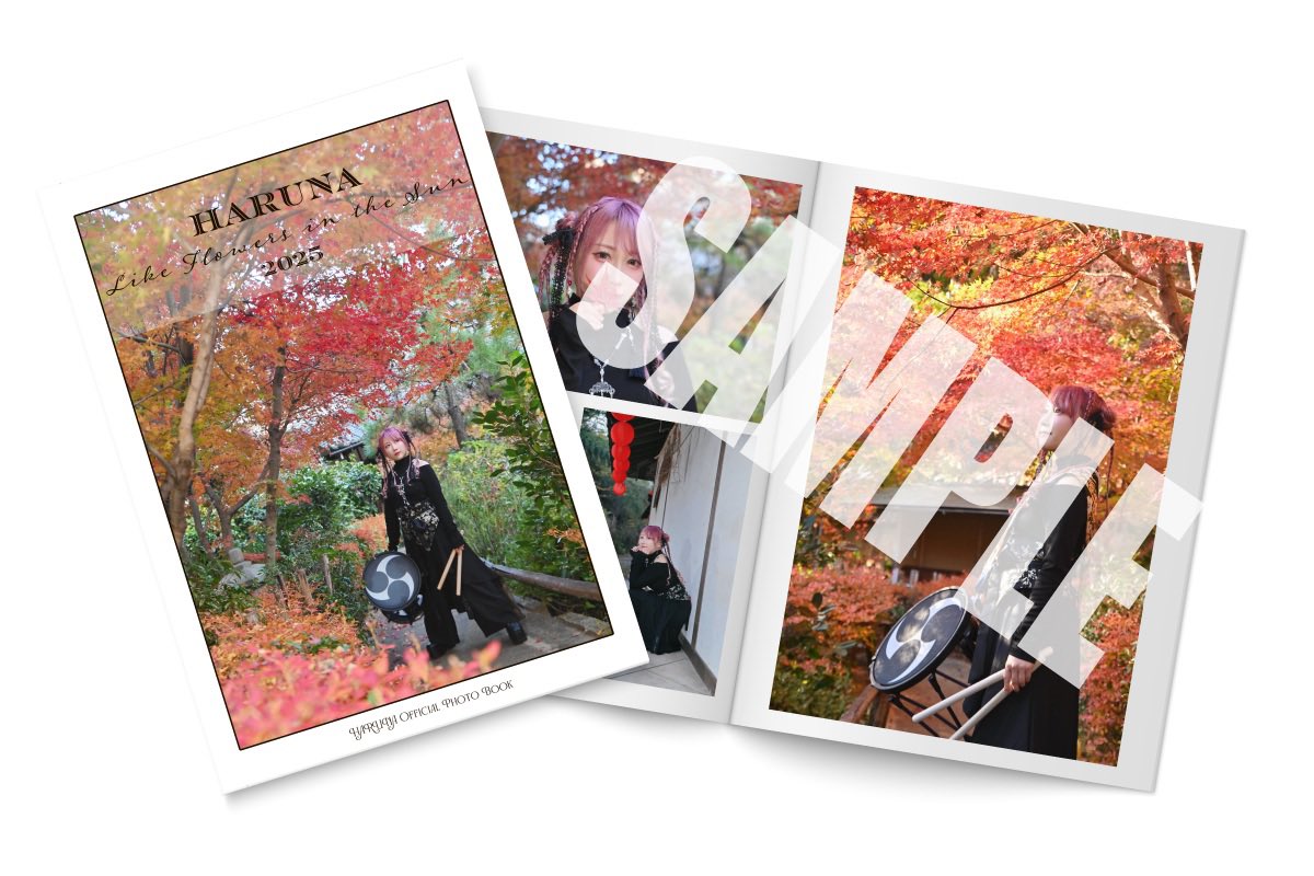 ⑧アクリルスタンド⑨フォトブック 今年のアクスタはキーホルダーにも