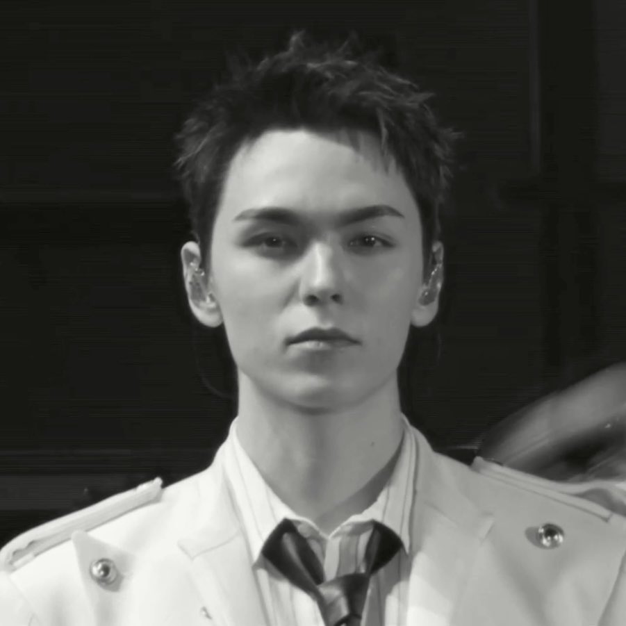 버논 얼굴 tweet media