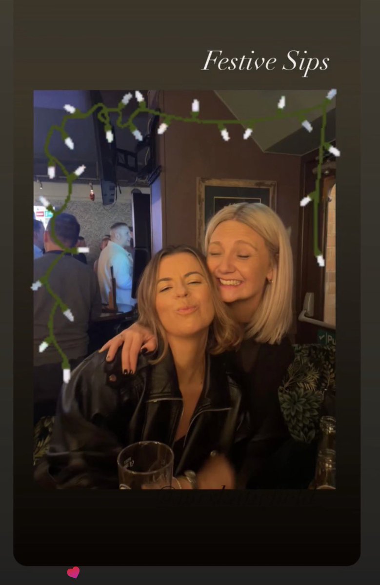 MrsKatieField's tweet photo. 🎄🎅🏻🤍 https://t.co/rP0hkaHzch