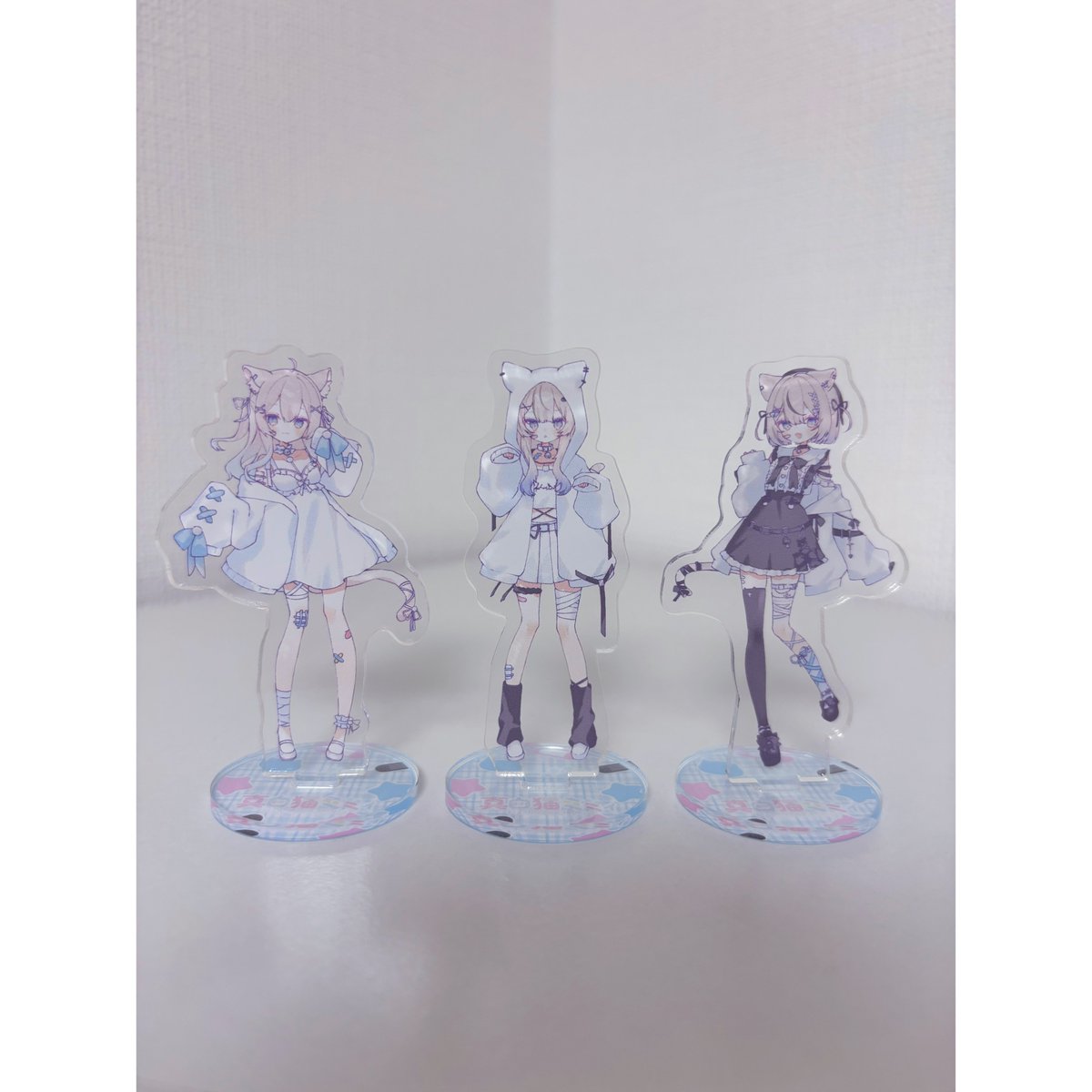 🌟A賞・B賞のグッズ紹介🌟 A賞は直筆サイン入りブロマイド2種類