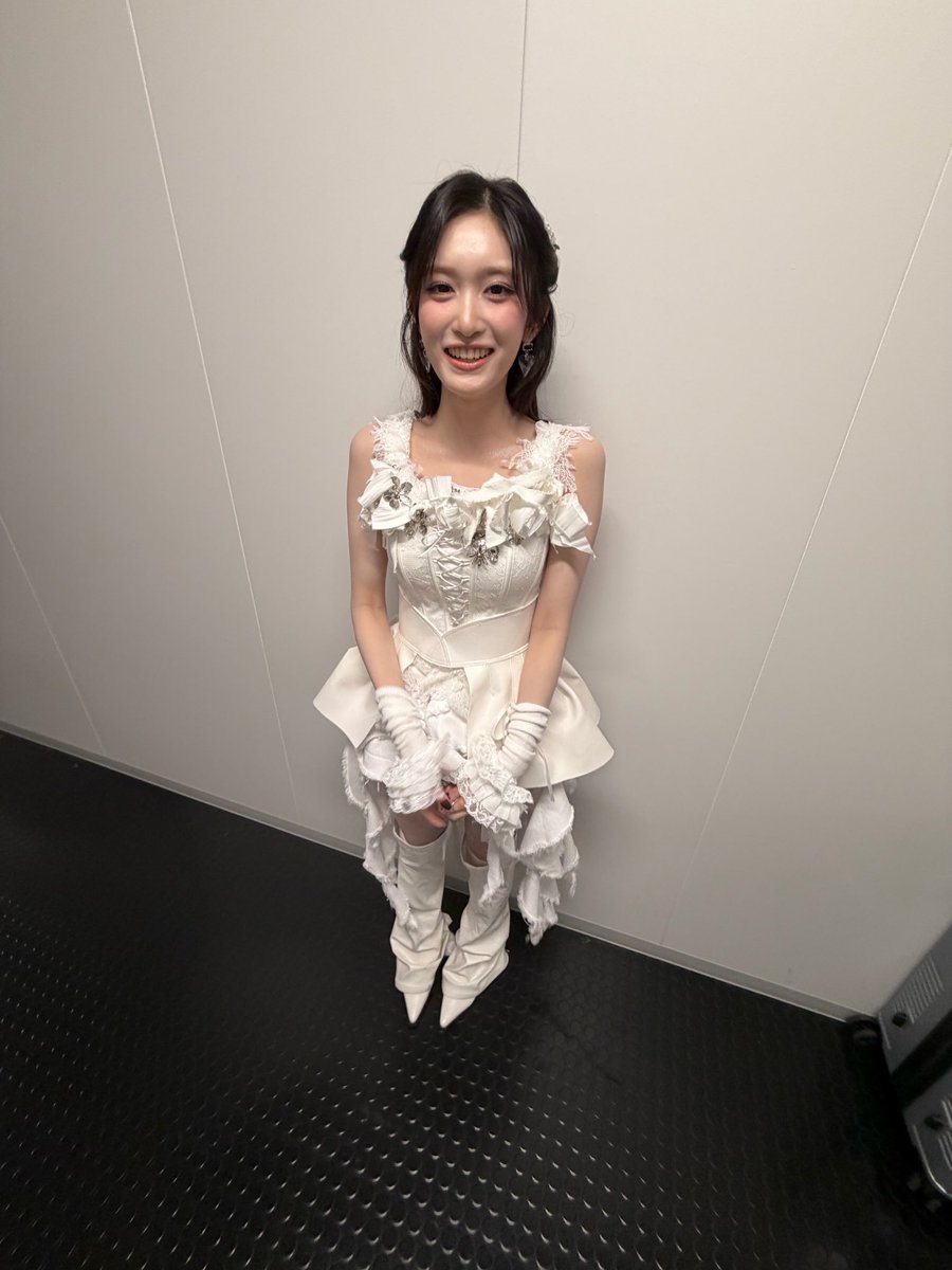 Little Leeseo tweet media