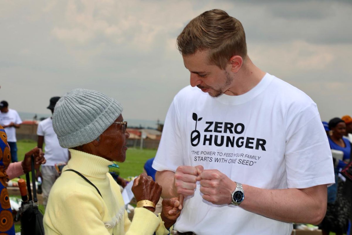 TheeEwanBotha's tweet photo. Today’s engagements show what’s possible when government works with purpose: feeding communities, empowering households, & protecting our environment, leaving no one behind this festive season. 🤝🌱
#ZeroHunger #SustainableGauteng #ServiceWithImpact #GDEnv #MECEwanBotha #GGT2030 https://t.co/JkgxxLvb1x