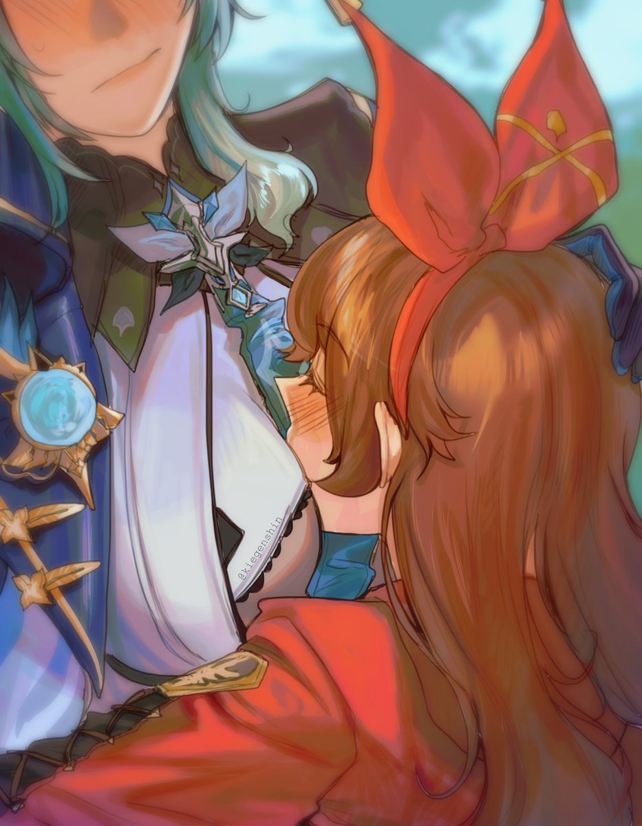 Being the shorter one in the relationship has its perks, right Amber?